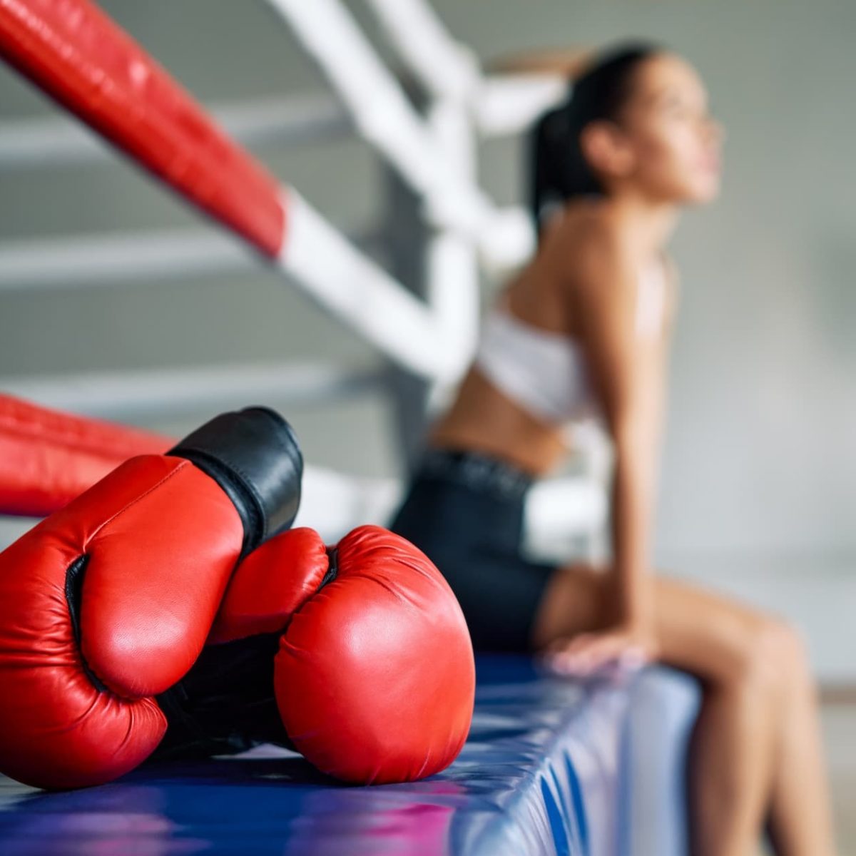 Boxing vs Kickboxing - Which Class is Right for you?